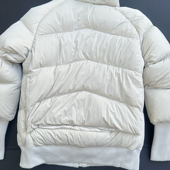NEW GUESS Women’s Puffer Jacket SZ S - Picture 7 of 11